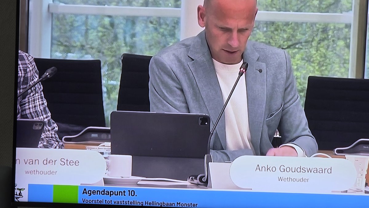 Wethouder met een hoofdletter, of niet? <a href="/BenvanderStee/">BenvanderStee</a> <a href="/ankogoudswaard/">Anko Goudswaard</a> <a href="/GemWestland/">Gemeente Westland</a> #wldebat