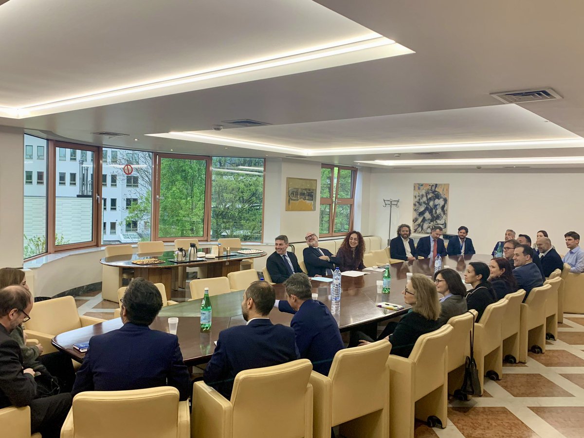🇮🇹🇪🇺| Oggi abbiamo ospitato con molto piacere i funzionari italiani della DG Mobilità e trasporti <a href="/Transport_EU/">EU Transport</a> della <a href="/EU_Commission/">European Commission</a> per un confronto fruttuoso con l’Ambasciatore Stefano Verrecchia e i colleghi che si occupano di trasporti 🛣️🚊🚢🛬