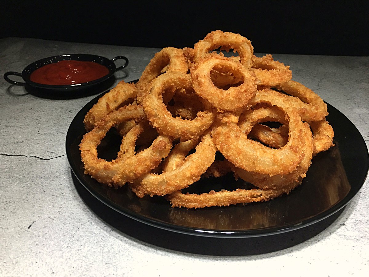 Today is National #TakeoutDay🥡 Onion Rings… totally! 🧅😉 (check out my next post👆 & the previous ones 👇 for more takeout recipes😋) #YouTube📽️: youtu.be/NGH_ROQj39w #RECIPE➡️: clubfoody.com/cf-recipes/oni… @EventGuideToday @DiningGuide2Day