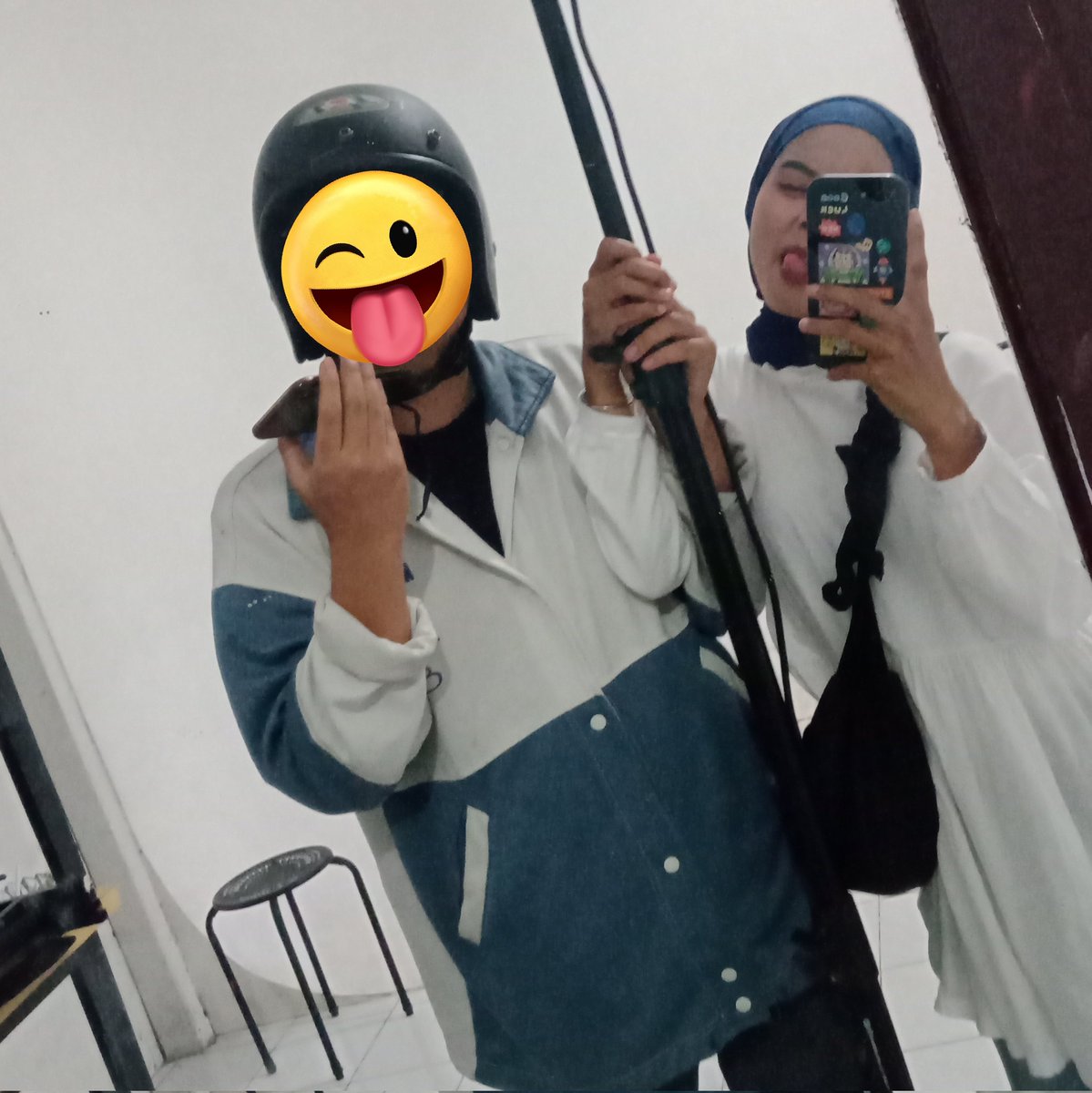 Lebaran tahun ini minal minulnya gak banyak drama, cukup dengan "Selamat lebaran 😘" (Gak ada minta maaf-minta maaffan 🤣) semakin dewasa semakin males chat panjang-panjang (mikirnya nanti juga ketemu wkwk)