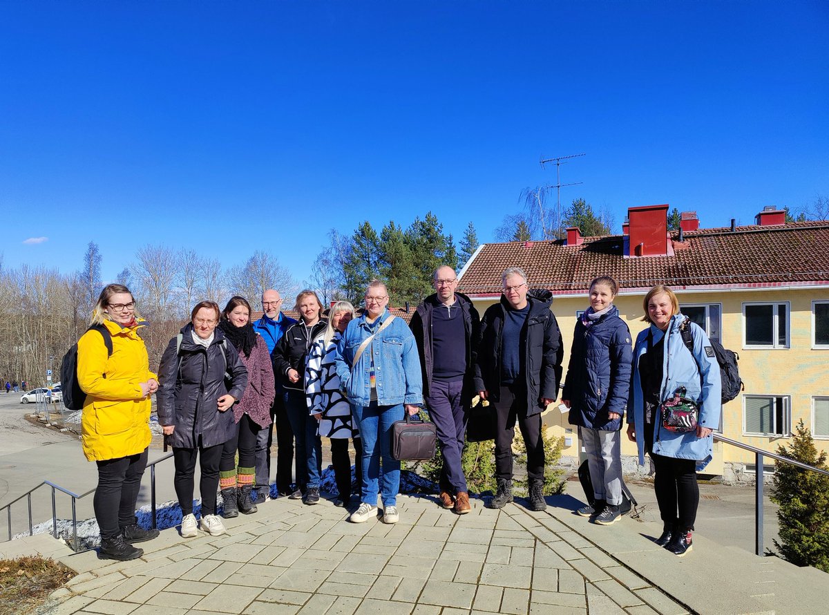 Siinä hyö on. MELLI-hankkeen ohjausryhmä ja hankkeen työmyyrät. Mukana toteutuksessa @metsakeskus, @Sakkyfi ja @SavoniaAMK 🌲

Ohryssa edustus mm. @POSELYkeskus, @LukeFinland, @MTK_Metsa, @Kuopionkaupunki, @4HSuomi ja alan yrittäjiä.

Huikee poppoo keksimään uutta ✨

#metsä