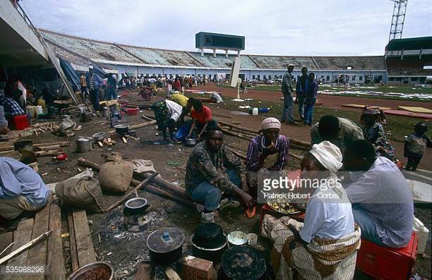 Rwanda warababaye 1994
Harumwijima ,ark none dufite 
Umucyo, ayo mafoto arabigaragaza
Mureke dushimire #Inkotanyi #umutoza w'Ikirenga #paul_kagame
Yuko imyaka30 bayikozemo byishi
Birenze imbaraga zabo