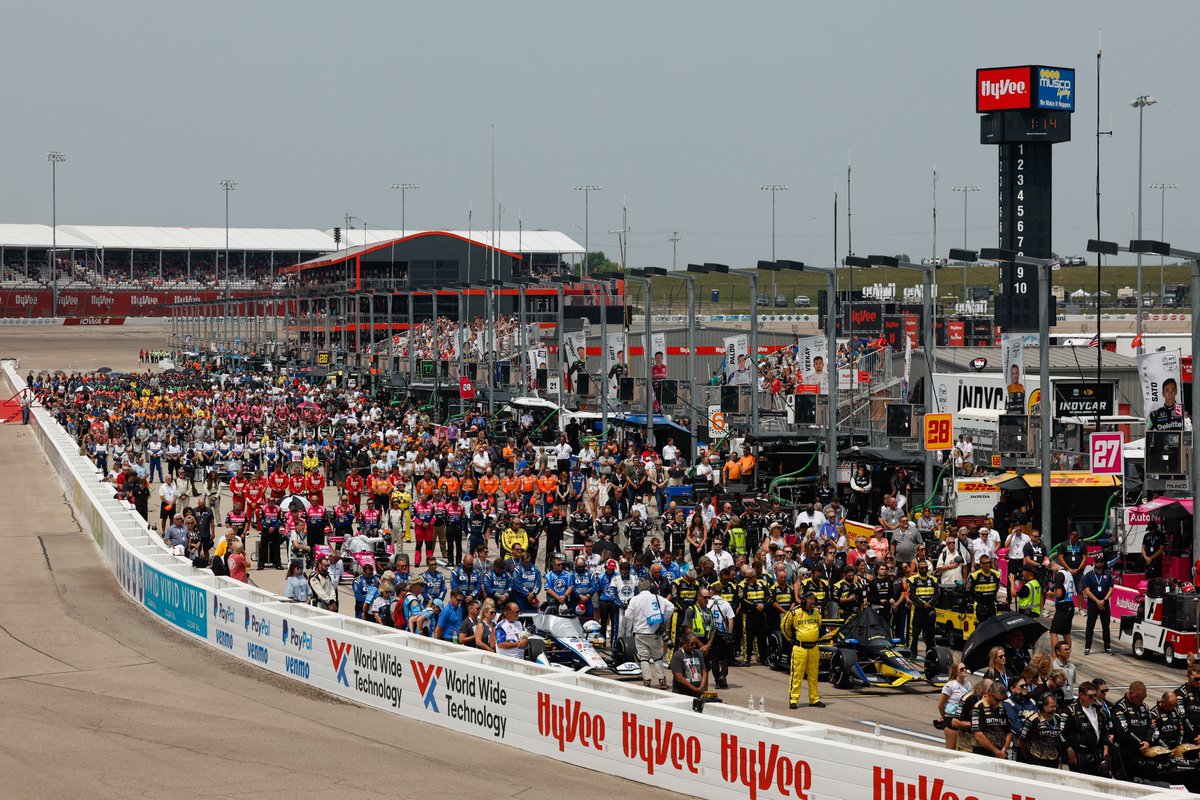 Do you want to experience pit lane and the garages during the Hy-Vee #INDYCAR Race Weekend? Buy your paddock passes now: bit.ly/3HV5O7V