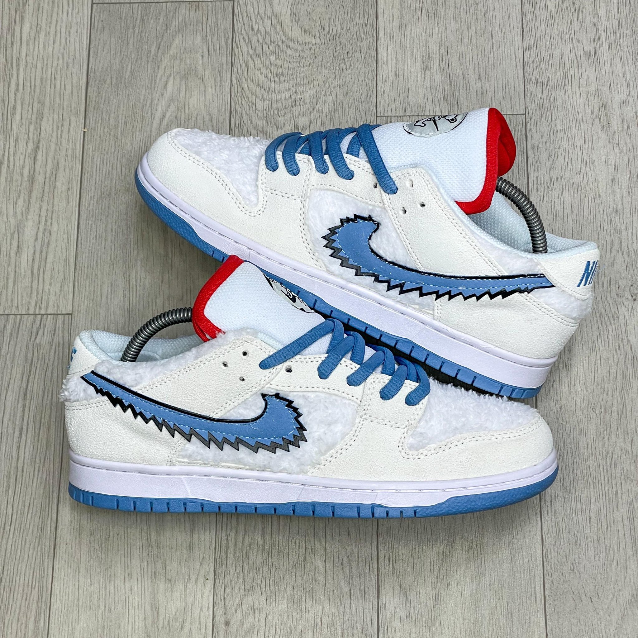 Nike snowman dunks hotsell