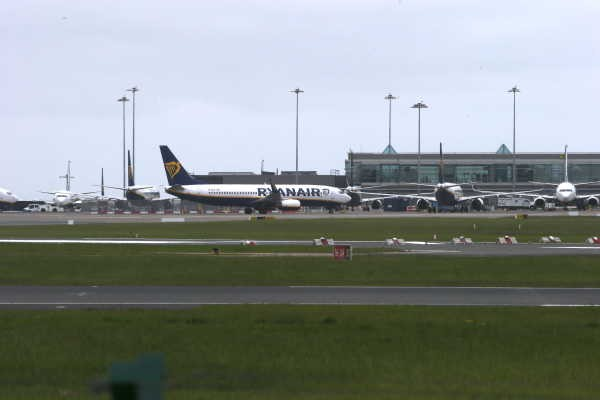 A 'highly intoxicated' 61-year-old man who hit and sexually assaulted a 16-year-old girl on a Ryanair flight has been handed a suspended sentence. courtsnewsireland.ie/61-year-old-ma…