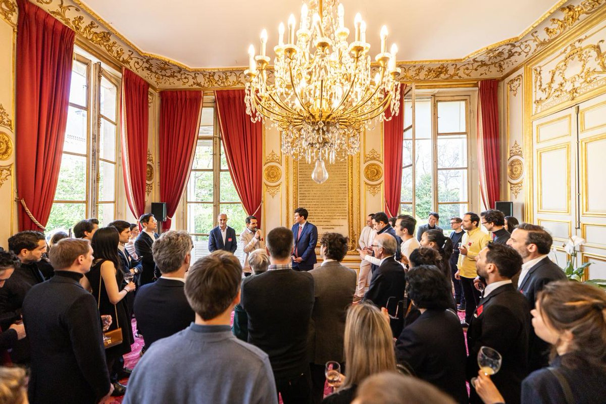 DOGAMÍ proudly organized a VIP event last night at the French Senate during Paris Blockchain Week with @_RichardTeng, CEO of @binance, @viewfromhk, CEO of @animocabrands, @borgetsebastien, Founder of @TheSandboxGame & @MihailoBjelic, Founder of @0xPolygon DOGA $DOGA 💜🇫🇷