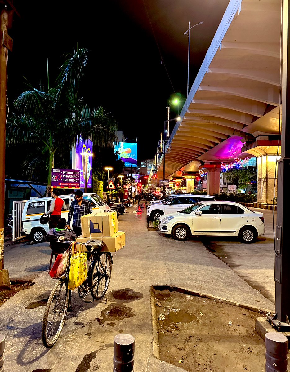 #nagpurcity #evening #roadsidewalk #PhotographyIsArt 📸 Good Night Friends 🌙🌙🌙