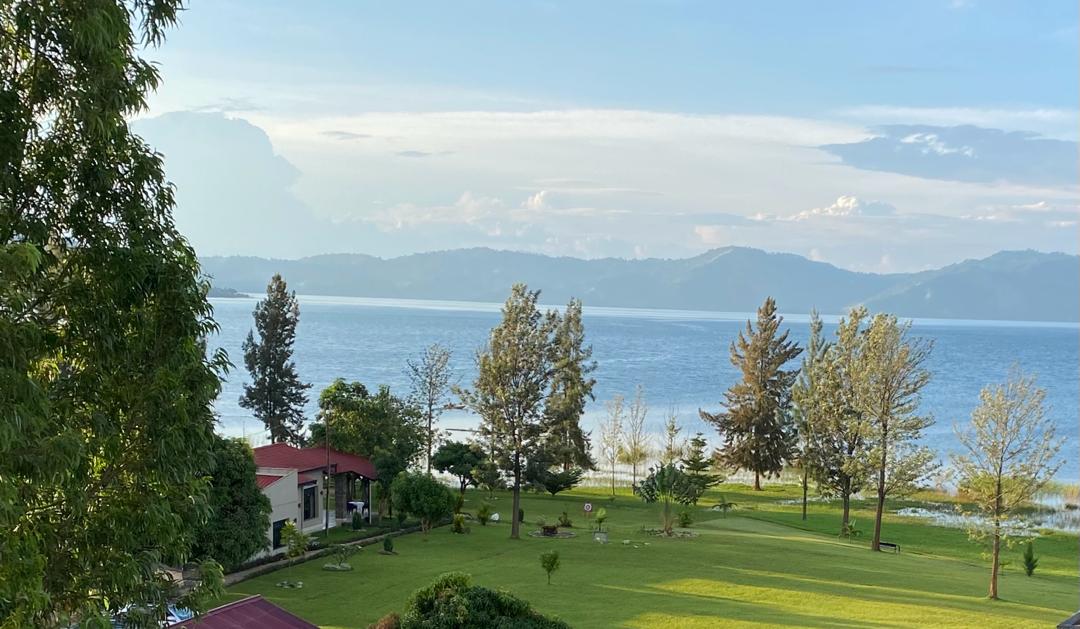 Maravilla's Beauty: Land and Lake in Harmony 🌄🌊

This captivating photo captures the stunning harmony between Maravilla's landscape and the tranquil waters of Lake Kivu. It's a sight you won't forget! 
@visitrwanda_now

#MaravillaViews #LakeKivuBeauty