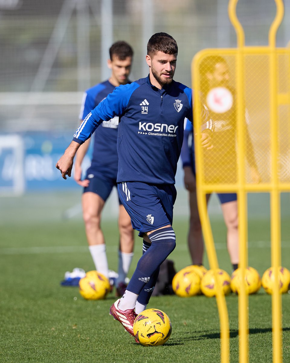 🏃 El equipo se entrenará mañana, a partir de las 10:30 horas, en una sesión a puerta abierta en Tajonar. #OsasunaValencia