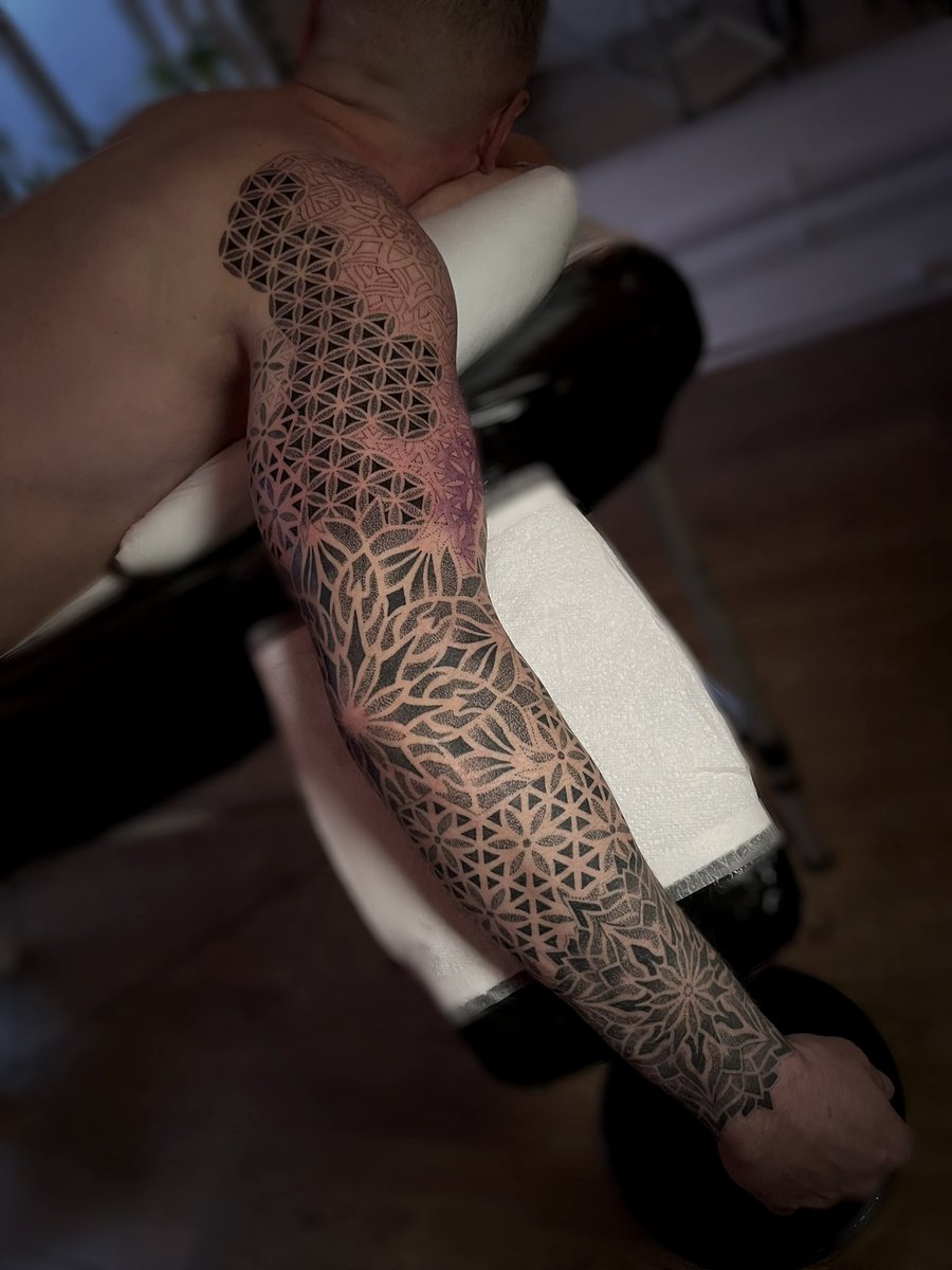 In progress imagery with the awesome Dan @pountney38 and his dotwork geometric sleeve we are working on. 
For appointments/enquiries: deitytattoo.com 
………………..
 #dotworktattoo #mandalatattoo #geometrictattoo #deitytattoo #londontattoo #menwithtattoos #inked #london