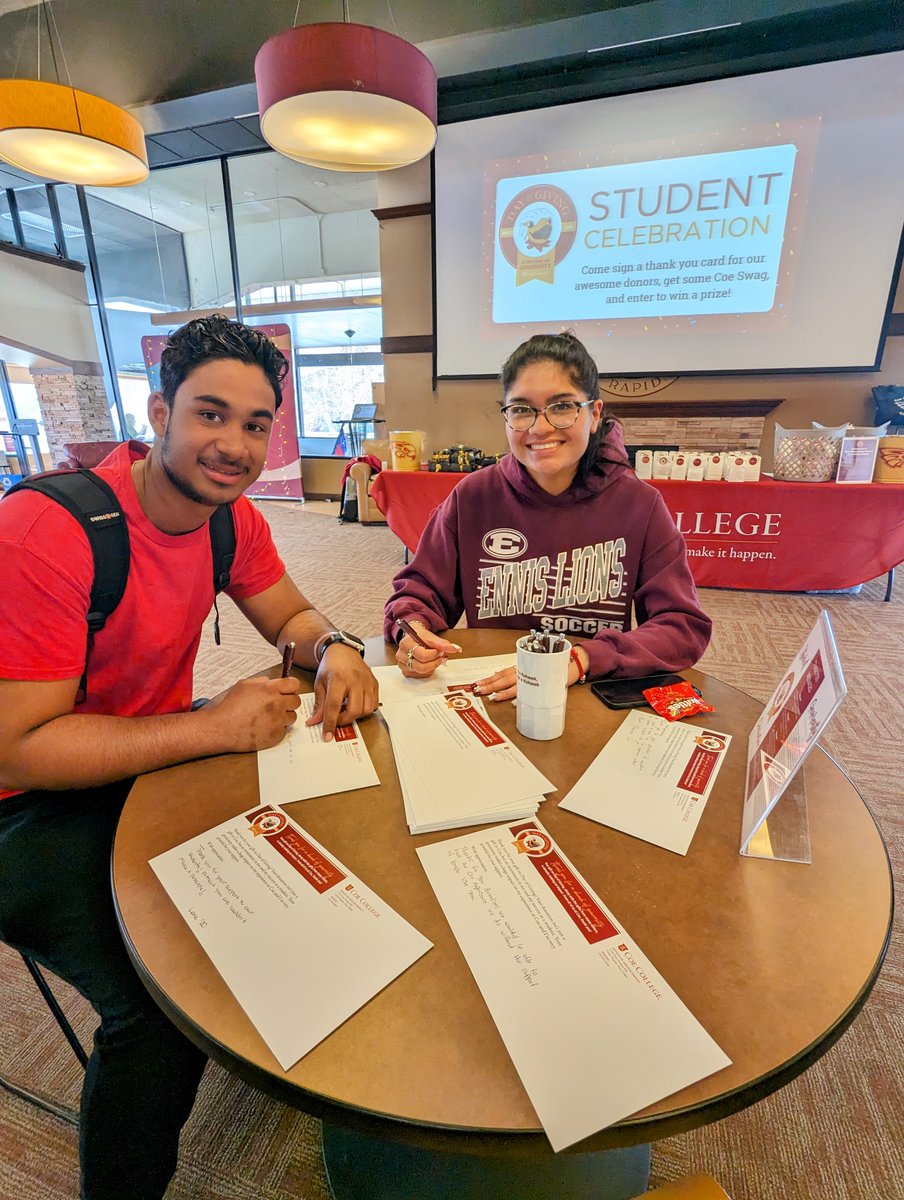 We are celebrating our donors right now during Day of Giving's student celebration! Thank you all who have donated so far, your generosity supports our exceptional student experience! support.coe.edu/day-of-giving-… @CoeAlumni