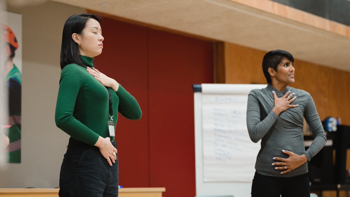 NationalTheatre's tweet image. Join us for Theatreworks this summer 🙌

#Theatreworks is the #NationalTheatre’s communication skills training for professionals.

In this one day course, you’ll build skills taken from the world of theatre to maximise your impact at work.