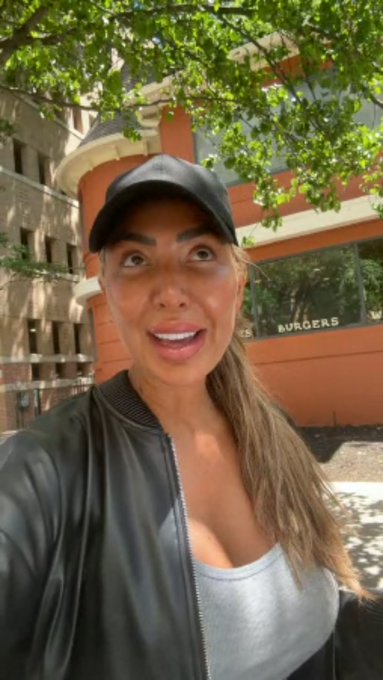 FARRAH ABRAHAM is live now! https://t.co/ddTvhL1vNM https://t.co/2OoISMq4Ku