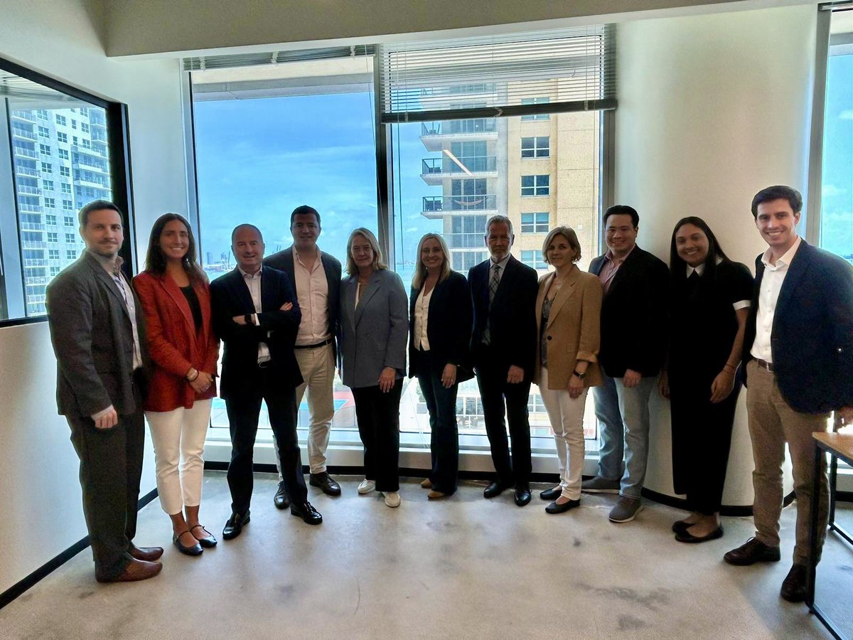 Ayer nos visitó en nuestra oficina de Miami 🇺🇸<a href="/marifrangr/">Marifran Carazo</a> , Alcaldesa de Granada , junto con Luisa Garcia Chamorro ( Alcaldesa de Ayto Motril ) , José García Fuentes ( presidente Puerto de Motril) y Ana Agudo (concejala Ayuntamiento de Granada )