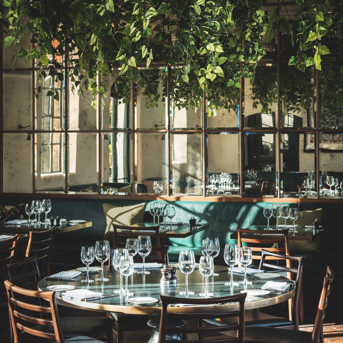 Our peaceful spot overlooking the Thames, Rick Stein, Barnes, will play host to an exciting literary evening with Sunday Times Bestselling author, Robert Gold, on Thursday 25th April. Find out more and book to join our team and Robert here: tinyurl.com/4hkdp9dr