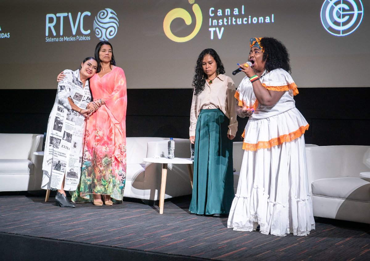 Nos llena de orgullo este día; presentar este documental es un acto de reconocimiento a la búsqueda y un tributo a las mujeres buscadoras.

#PorCieloYTierra