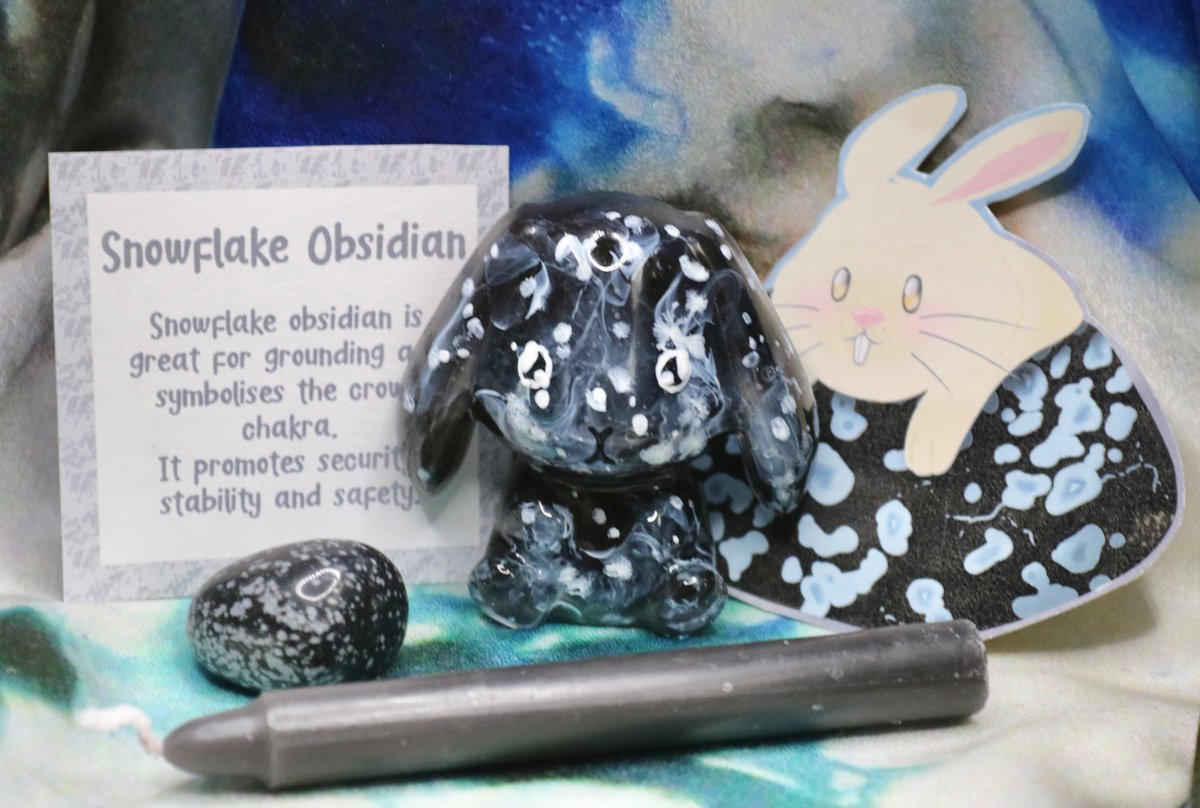 Need a friend who will always have your back? My crystal bunnies are the buddies for you! But only Opalite, Rose Quartz and Obsidian is left! Can #UKGiftHour & #UKGiftAM help me get them adopted?