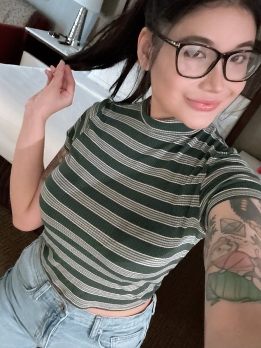 Early morning 3 hour booking. He asked me to dress in my natural state hehe 🤓 https://t.co/81pJ0VWZn