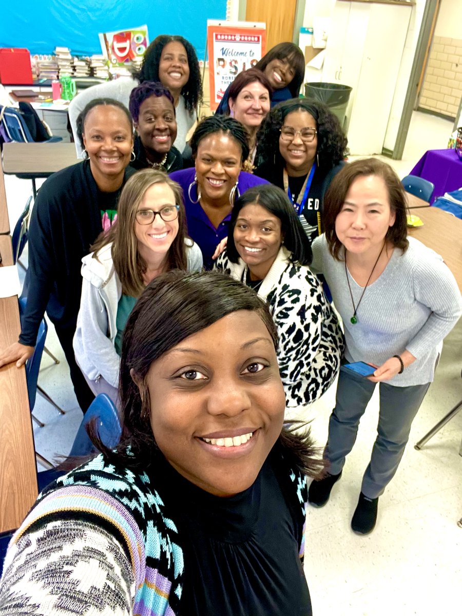 We love how @DeKalbSchools’ 3rd Grade Traditional Theme School Teachers handle business in mathematics! #F1NETUNE