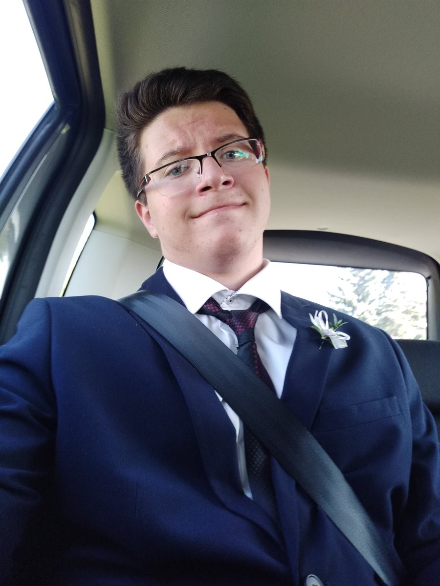 Kratochveel's tweet photo. 18 a ted, nejhorsi glowdown na tyhle platforme frfr https://t.co/G8IP1saN87