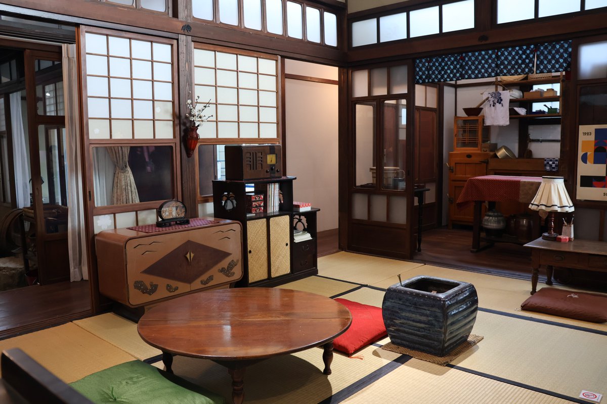 inainakazusani's tweet photo. ブギウギ展
#ベログ #いなかー #食楽研究家 #ブギウギ #ブギウギ展 #笠置シヅ子 #NHKBK #NHK #NHK大阪放送局 #福来スズ子 #趣里 #水川あさみ #伊原六花 #粟おこし #梅仙堂
https://t.co/XeItm42HBC https://t.co/36GBnq2SfL