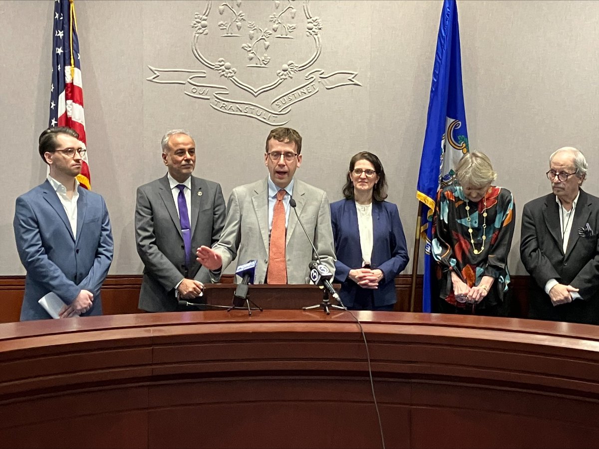 Today is Parkinson's Awareness Day and April is Parkinson's Awareness Month. I joined colleagues, patients & caregivers in highlighting our efforts this session to strengthen out response and #EndParkinsons in CT. We highlighted #SB1 and #SB307, our biomarker testing bill.