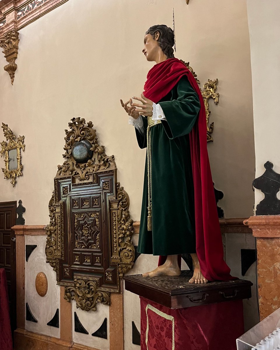 Nueva ubicación en Santa María del misterio de la Sagrada Entrada Triunfal de Jesús En Jerusalén. 

#TDSCofrade #Ecija #Sevilla @Ecija_Sevilla