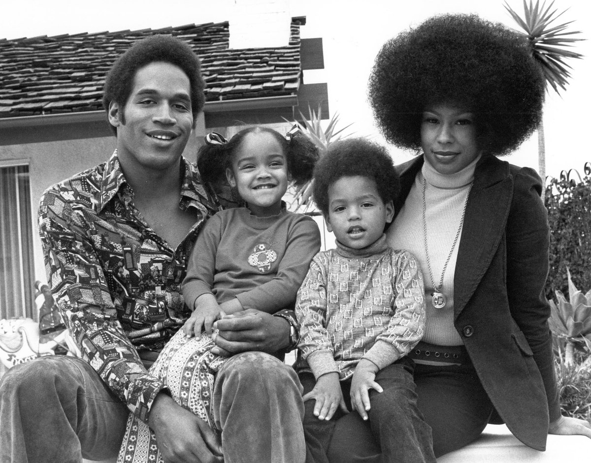 OJ Simpson with his 1st wife and children