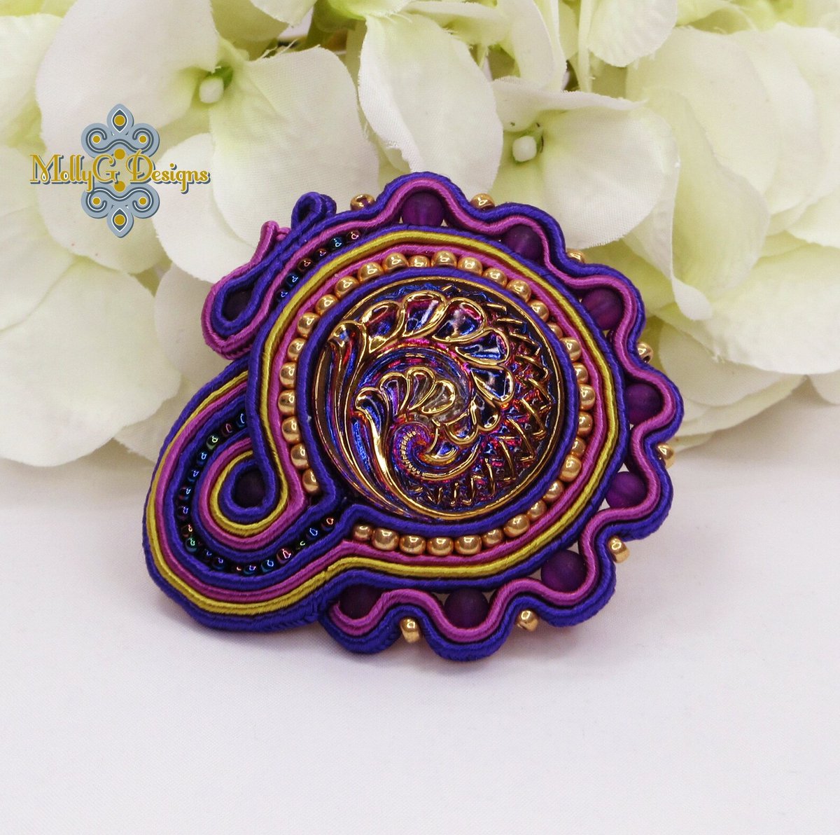 Fabulous pop of colour with this Purple and Gold Soutache Barrette by Mollyg Designs Unique Hair Accessory. Colourful Hair Clip. Ladies Gift Idea. Handmade Gifts. - Etsy UK etsy.com/uk/listing/981… fron @MollyGDesigns #brooch #handmade #soutache