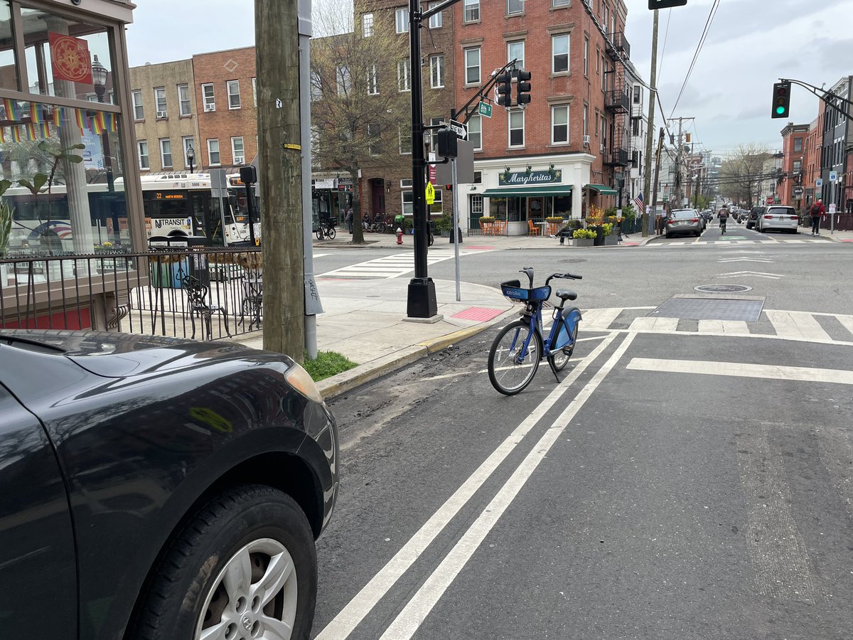 🚨Citibike alert🚨 The dock on Washington street @ 8th St. has been temporarily removed for a movie shoot, BUT will be reinstalled on Monday, April 15th. The nearest docks are Washington @ 11th St. and Steven’s @ 6th St. @CitiBikeNYC @CityofHoboken