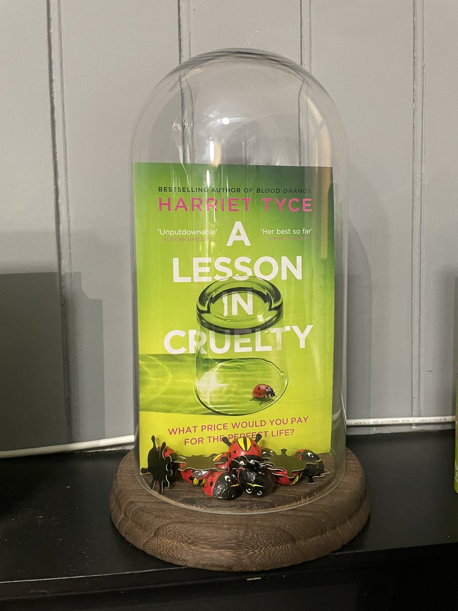 Wishing the incredible @harriet_tyce the happiest of publication days for her best book yet #ALessonInCruelty. Very proud editor moment seeing these fantastic displays and the wonderful booksellers supporting! @headlinepg @Wildfirebks