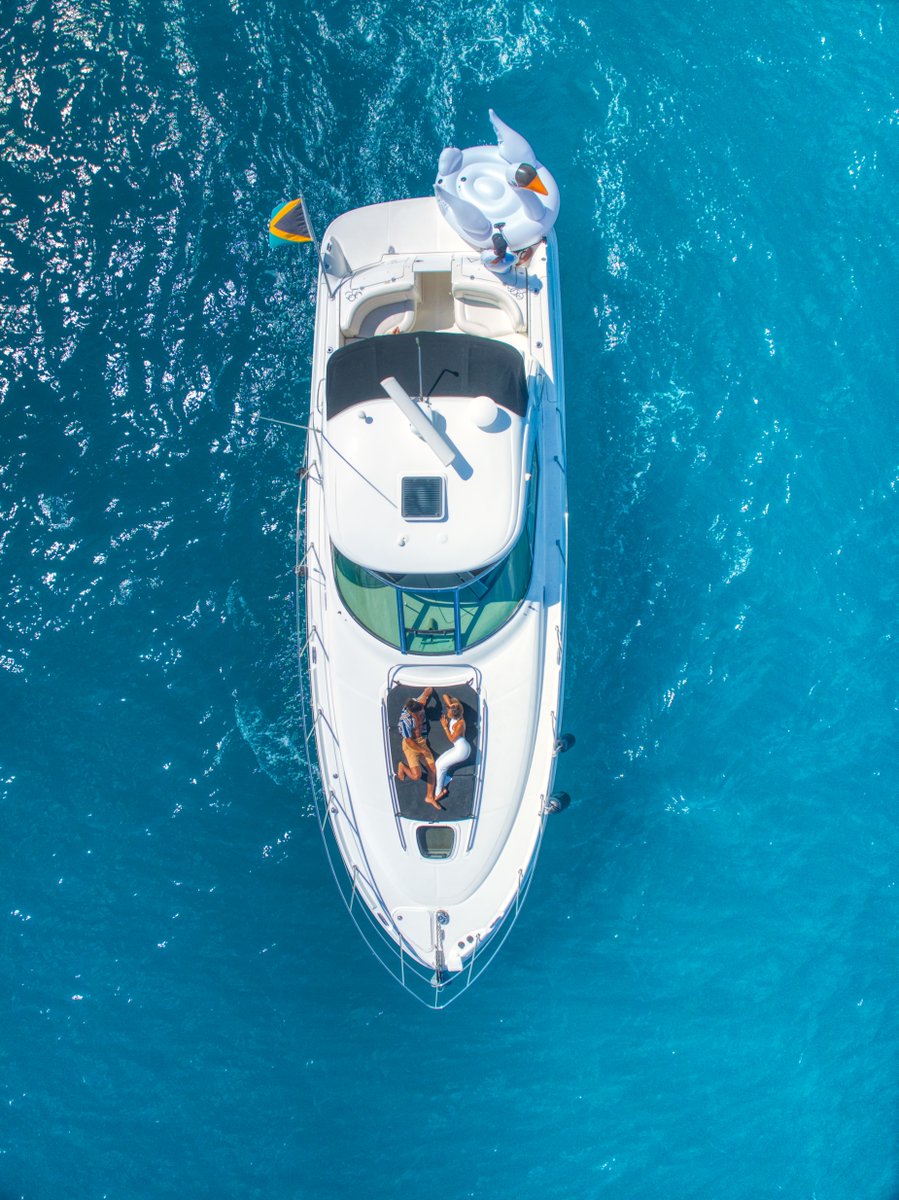 Life is better on a yacht in #MontegoBay, and it's even better with friends 🇯🇲💙#VisitJamaica #IslandLife 📍Montego Bay 📸: @yanicmb | @stoffinja