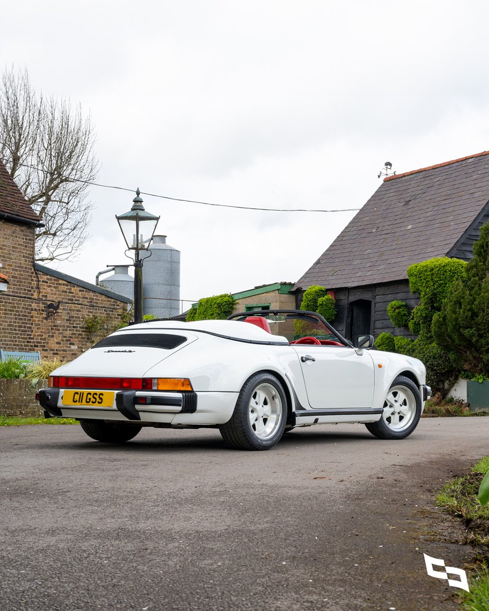 collectingcars_'s tweet image. This Porsche 911 3.2 Speedster is a remarkably rare open-top sports car, which has had just four registered keepers from new.⁠
⁠
📍LIVE NOW - Slough, Berkshire, United Kingdom⁠
⁠
collectingcars.com/for-sale/1989-…
⁠
#CollectingCars #Porsche #911Speedster