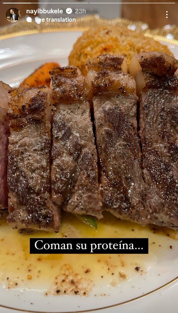 3dward_0's tweet photo. Grande mi presidente Bukele que le recuerda a sus votantes pendejos que tienen que comer las proteínas de los frijoles, macarrones y atún, porque para carne allá de véz en cuando y a lo mucho que les alcanza es para unas piezas de Don Pollo cada 15 días.

#VivaNayib https://t.co/IAOcYo4Vyy