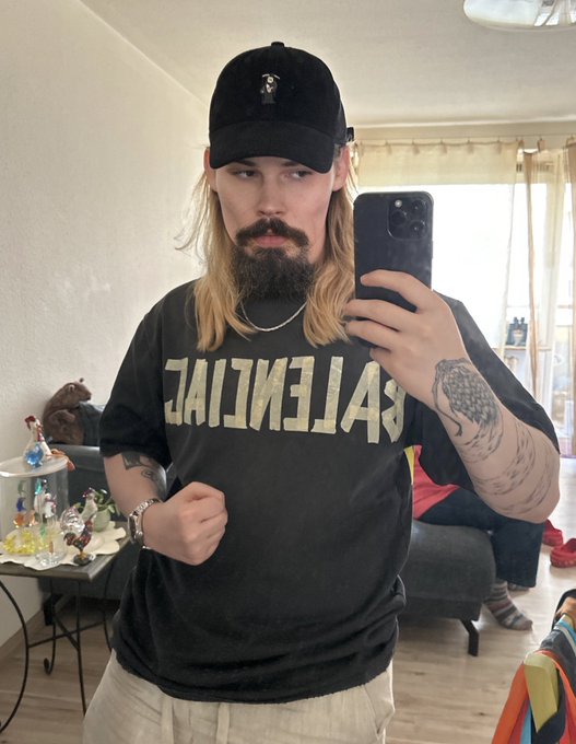 before and after transitioning ❤️ https://t.co/pyvMzSxec0