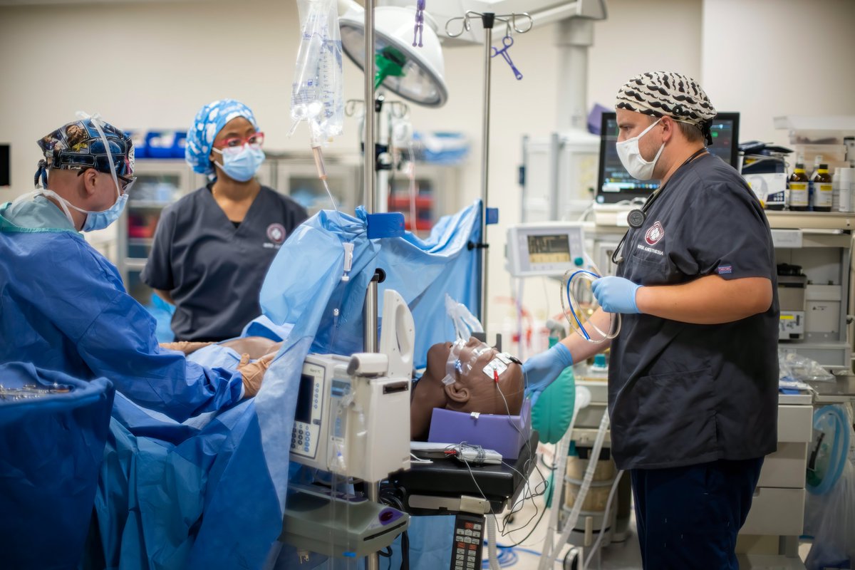 Our College of Nursing program has been ranked at #18, according to the U.S. News & World Report. We're #RFUProud to be included in the top 20 list of graduate programs that train anesthetists. rosalindfranklin.edu/news/nursing-a…