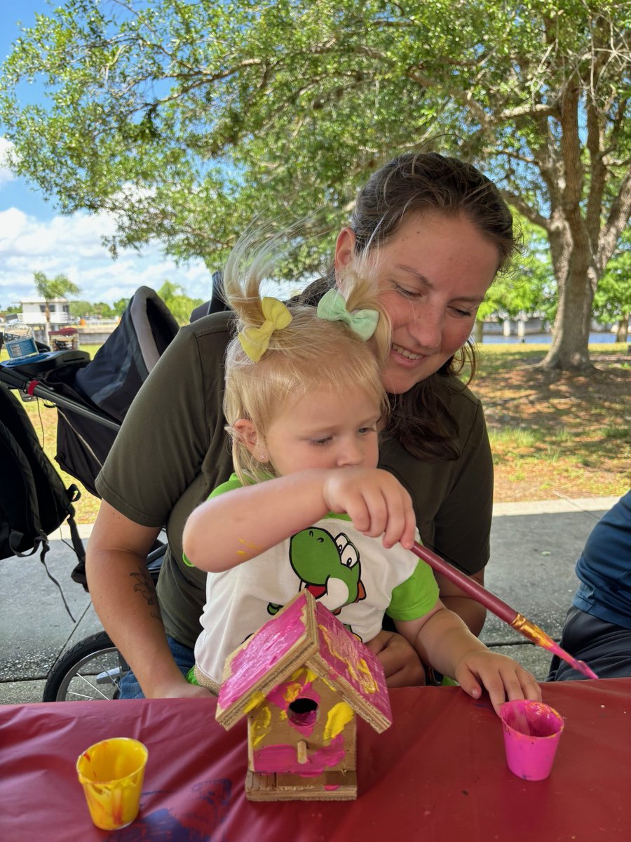 JaxStrong's tweet photo. MAR 23, 2024, W.P. Franklin S. Rec. Area hosted its 2nd annual birdhouse painting for the community. Volunteer, Cassie Cullen, built  birdhouses with recycled pallets. Children were able to paint and take home their beautifully, decorated houses.   📸  Megan Parsons, Park Ranger https://t.co/lTZStx3TJ4