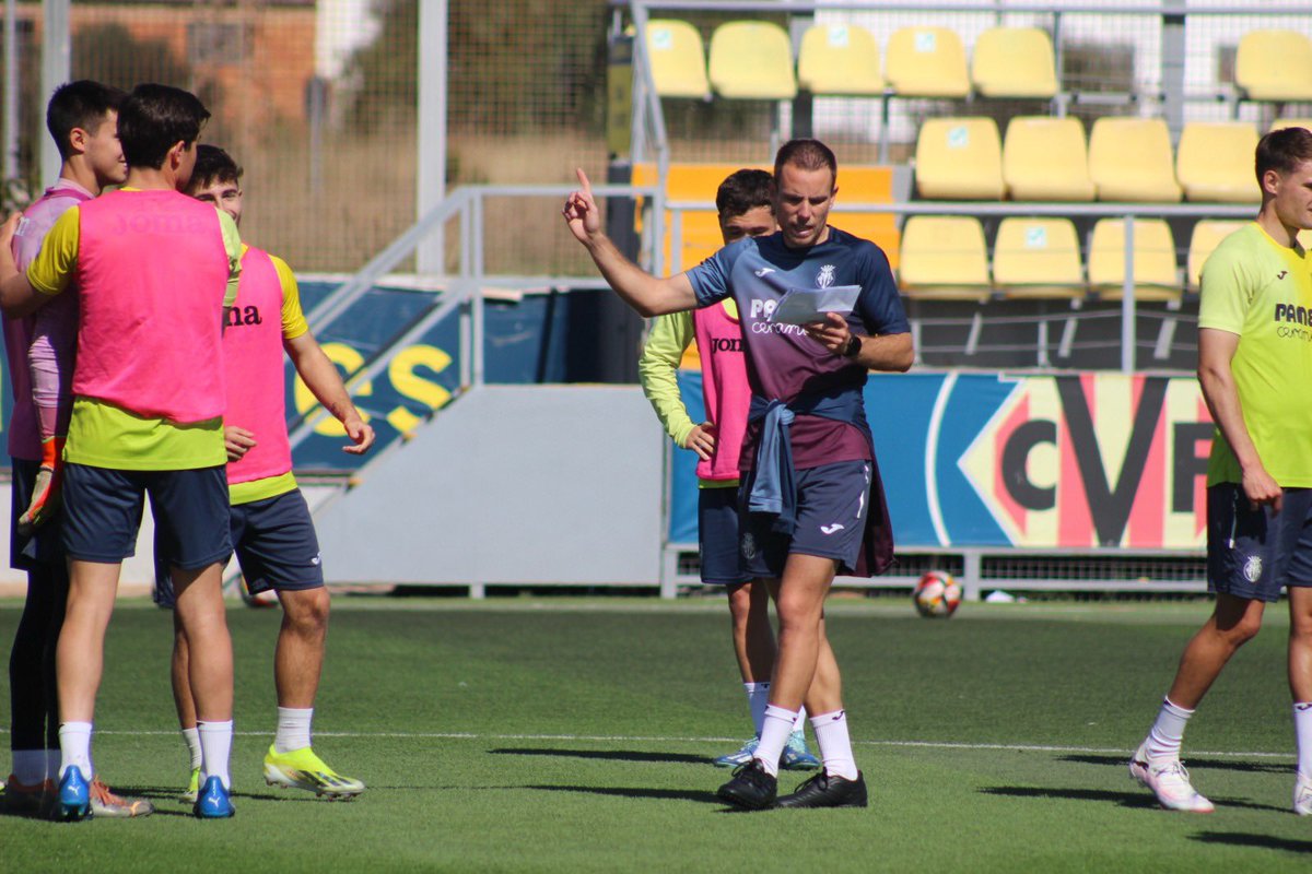 Jguiedo's tweet photo. Recta final! 

Villarreal CF!

#villarrealcf #entrenador #altorendimiento #formación https://t.co/2ktrzt7xDm