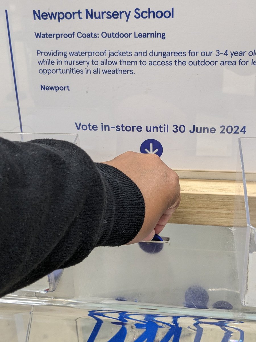 Just finished my @tesco shop and picked up some #StrongerStarts blue tokens. I voted for @newportnursery who are looking to purchase waterproof clothing to allow them to access outdoor learning in all weathers.☔🌨️ #CommUNITY
