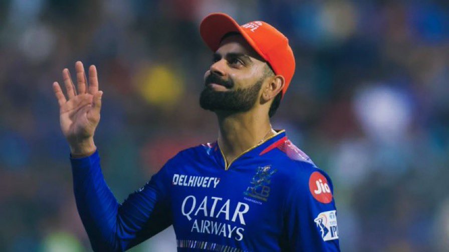 Ricky Ponting said ' When crowd boos to other players Kohli is the first one to defend the player and when the crowd boos him,he answers them with his bat'. Virat Kohli 🐐