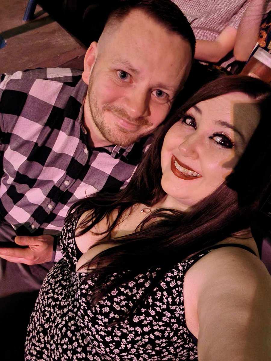 Roger180Osborne's tweet image. Birmingham!! 🎯👩🏻‍❤️‍💋‍👨🏻🍻 #PLDarts

@jleigh1993x