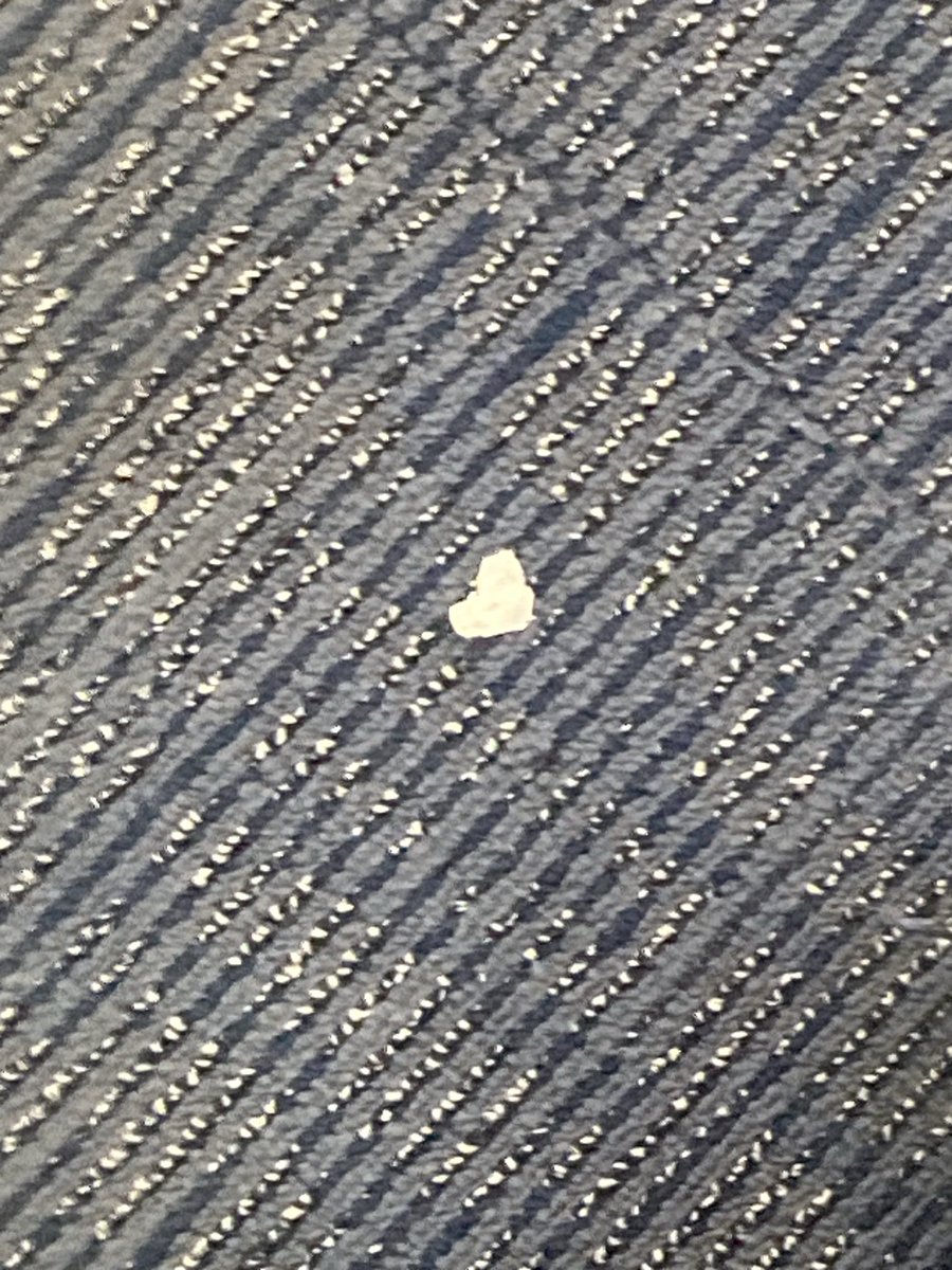 Scrunched up bit of paper on the floor as I leave the ⁦⁦@ClassicFM⁩ studios ❤️ Happy evening