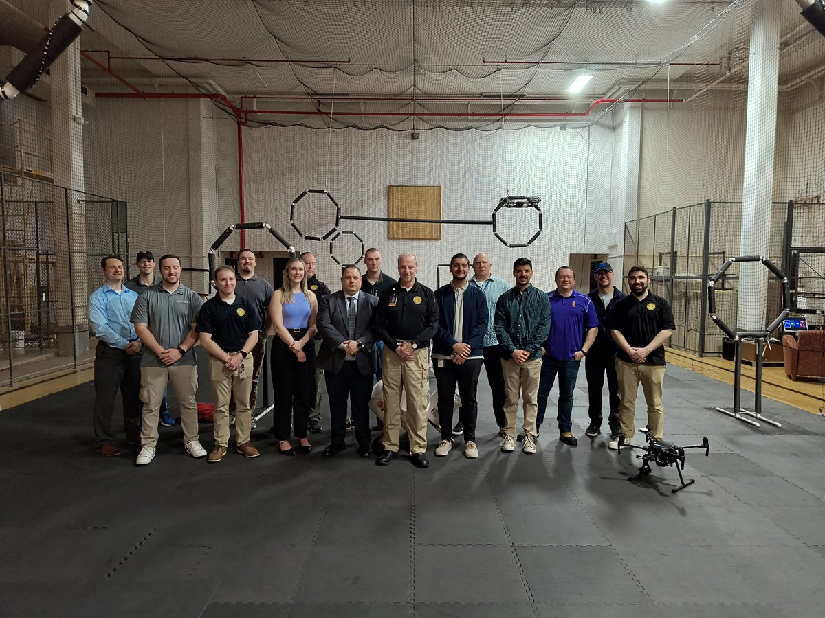 Yesterday, members of the Division's Critical Infrastructure Protection team and the Policy Unit visited the University of Albany's Drone Lab to discuss drone technology developments and gain a deeper understanding of the lab's functions. Thanks for having us @ualbany!