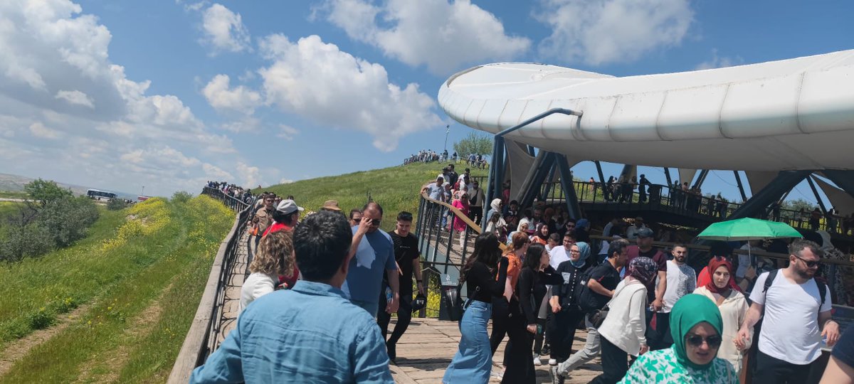 🔸Göbeklitepe’de Ziyaretçi Sayısı Rekoru… 🔸Şimdiye kadar en fazla günlük ziyaretçi sayısına 2022 yılı Mayıs ayında sahip olan Göbeklitepe bugün yeni bir rekor sayıya ulaştı! 🔹11 Nisan Perşembe günü *11.454* ziyaretçiyi ağırlayan tarihin sıfır noktası olarak tanımlanan…