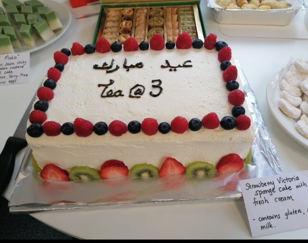 heidi_ed's tweet photo. I'm away, so it was down to Elisha my #PartnerInCake to do #TeaAt3 for the ED @WhitHealth and she single handedly made a #Feast for #Eid2024.
Steamed sticky rice and pandan custard cakes, milk cookies, halal lamb #Samosas and #Vegan sweet potato curry puffs.
#EIDMubarak https://t.co/Sd0eES3U7J