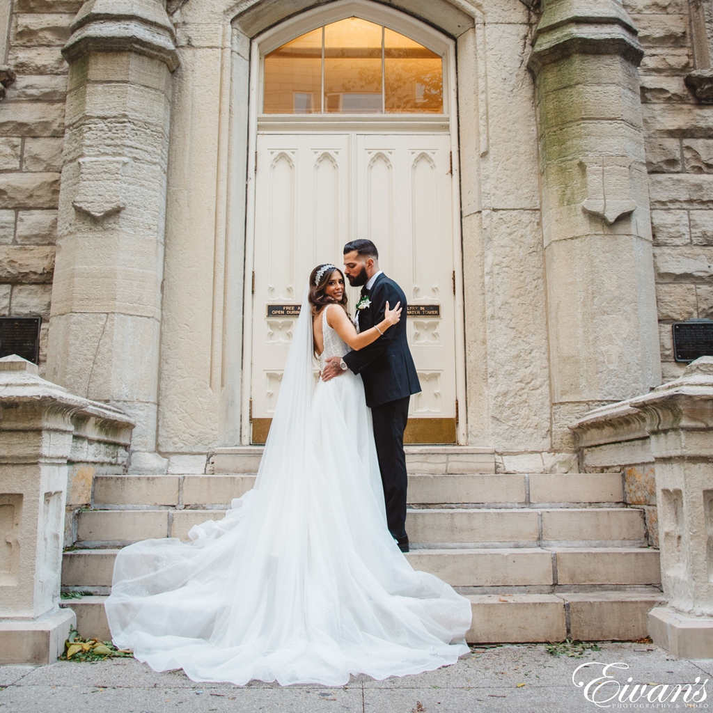 Dreamy moments, captured for eternity! 💫 Secure your wedding date with Eivan's Photo and Video– link in bio! 📷💖
.
.
.
#wedding #bride #weddingphotography #couple  #eivansphotography #ChicagoPhotography #IllinoisPhotography