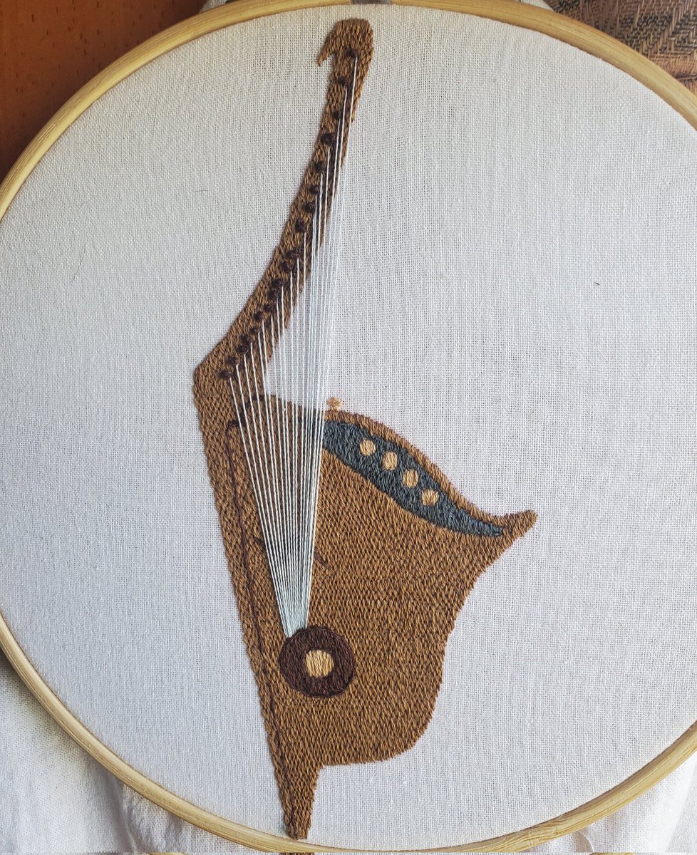 spockisms's tweet image. wonder if Spock would get a noise complaint with this lyre? Finally done, and very happy with the result!