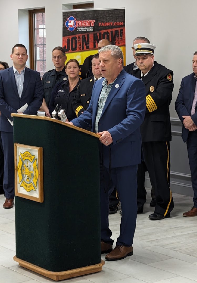 Our Onondaga County #RecruitNY press conference took place earlier today at @cicerofd10 Watch the full presser: tinyurl.com/mpr5h5k7 #FASNY #VolunteerFirefighters #VolunteerFirefighter #Firefighter #FirstResponder #EMS