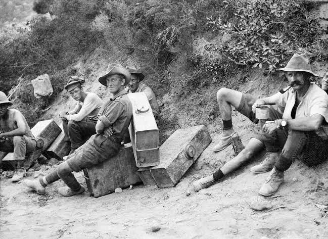 In the lead-up to #Anzac Day, bestselling author Peter Hart joins me for a special podcast series on #Gallipoli. Over eight episodes we will break down the entire campaign, from the Naval Battle to the August Offensive to the Evacuation - that’s more than 12 hours of content. One…