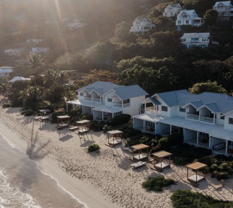 We adore our beachfront properties. They offer the ultimate beach experience, and easy access to our azure BVI waters ✨❤️🇻🇬 #BVI #Paradise #travel #britishvirginislands 📷 @LongBayBVI